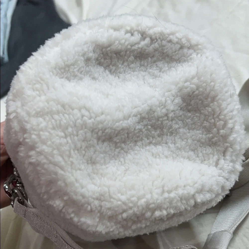 lululemon athletica White Crossbody Bag - Picture 6 of 7